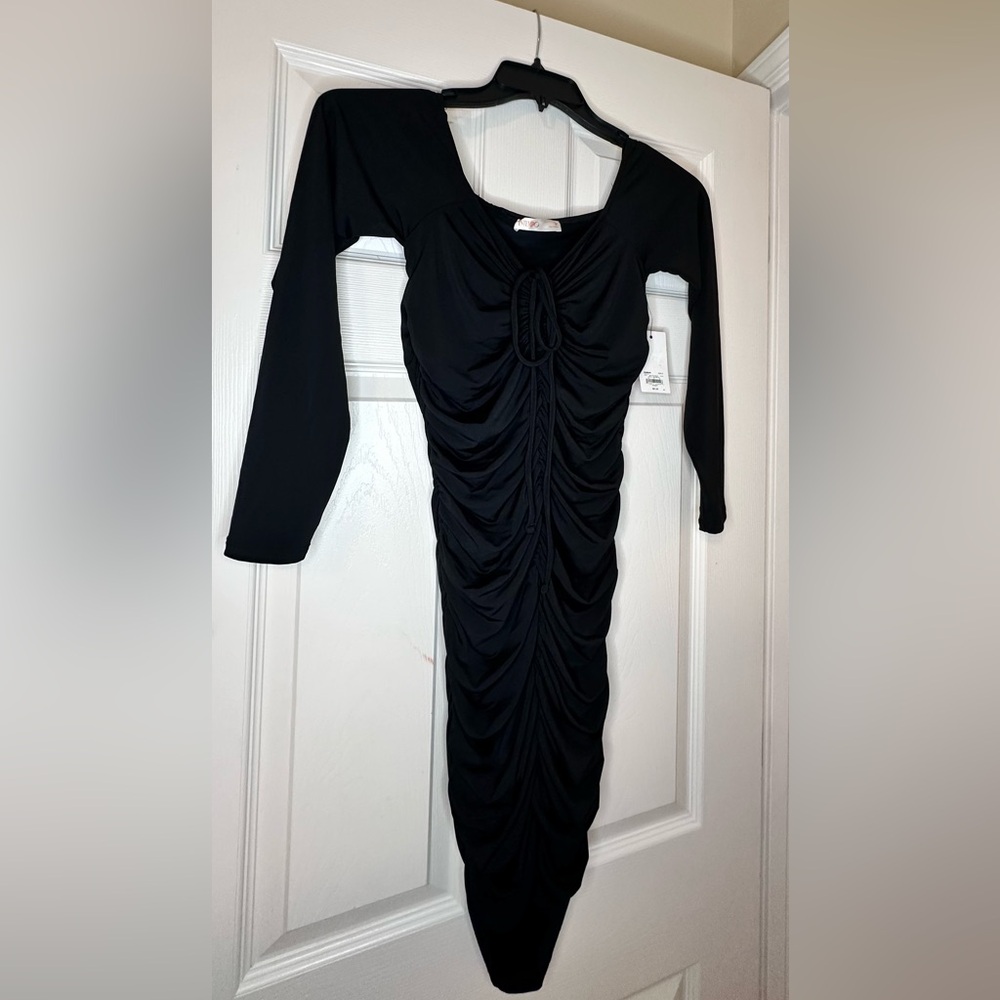 InTempo BodyCon MIDI Dress Size Medium Cocktail Night Out Long Sleeves NWT